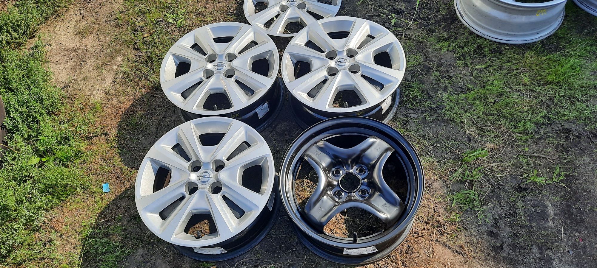 Felgi 15" Opel 4x100 oryginalne zestaw kołpaki czujnki+Gratis