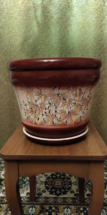 вазон для цветов глянцевый