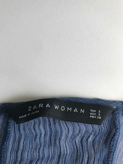 Blusa azul transparente