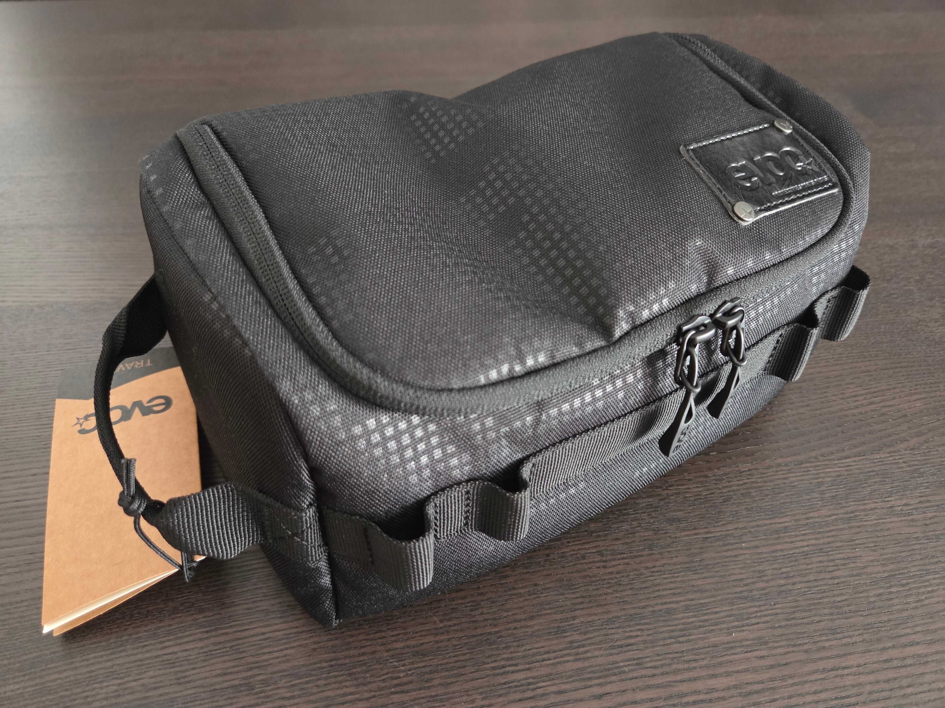 Bolsa de higiene pessoal EVOC