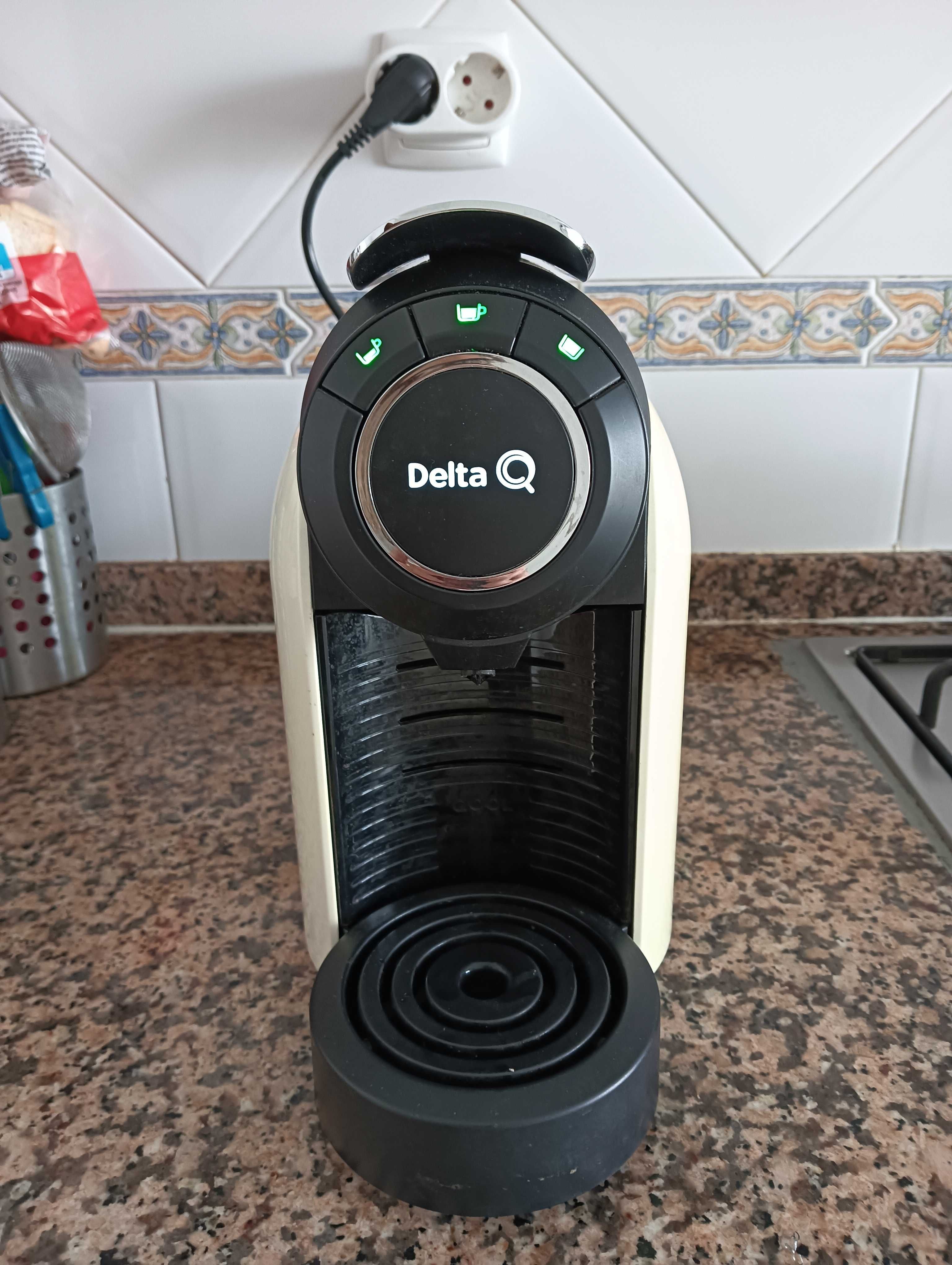 Maquina de café cápsulas delta Q