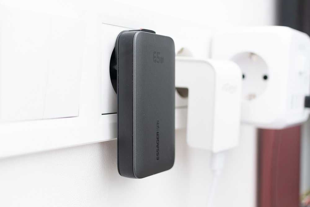 Тонкий зарядний пристрій Essager 65W GaN, QC, PD, PPS, USB-C + USB-A