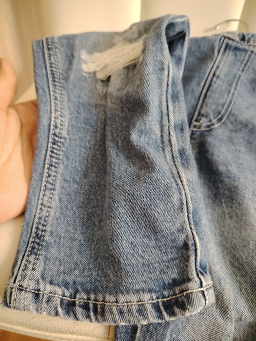 Джинсовий комбінезон для малечі