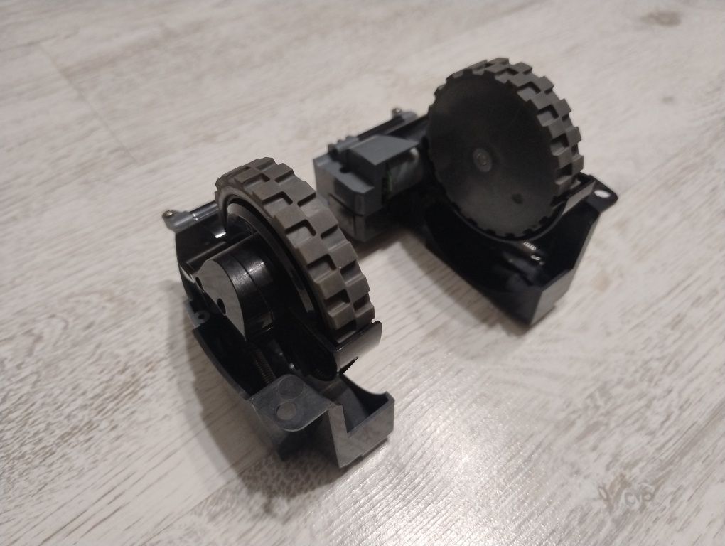 Moduł koła lewego ,L` + Moduł koła prawego ,R` Irobot Roomba i3,i5,i7