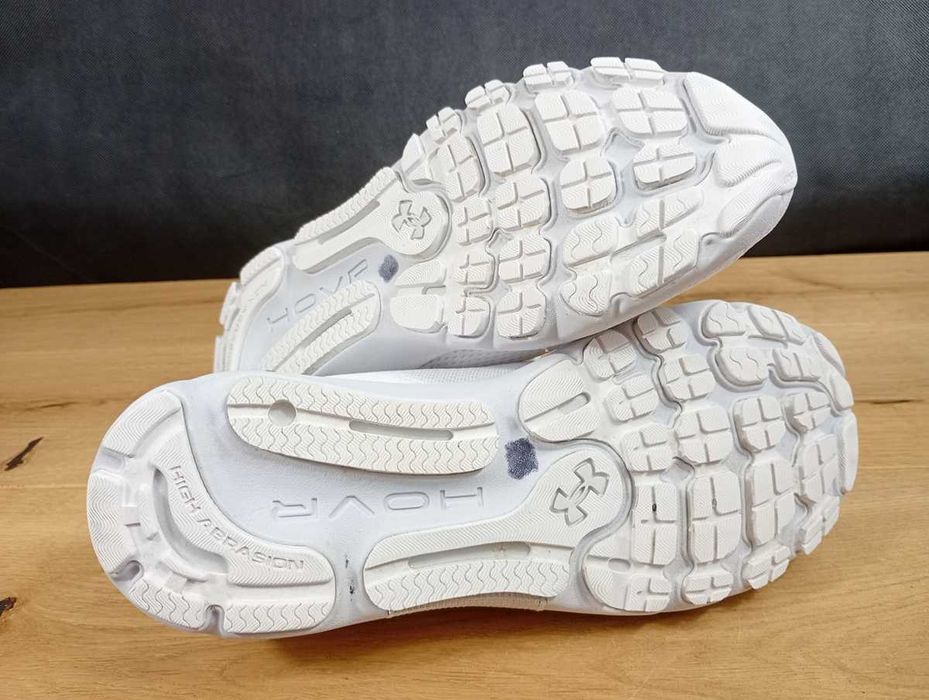 Buty do biegania UNDER ARMOUR UA HOVR INFINITE 5, rozmiar 42