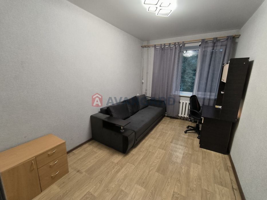 У продажу 2к квартира в тихому центрі.