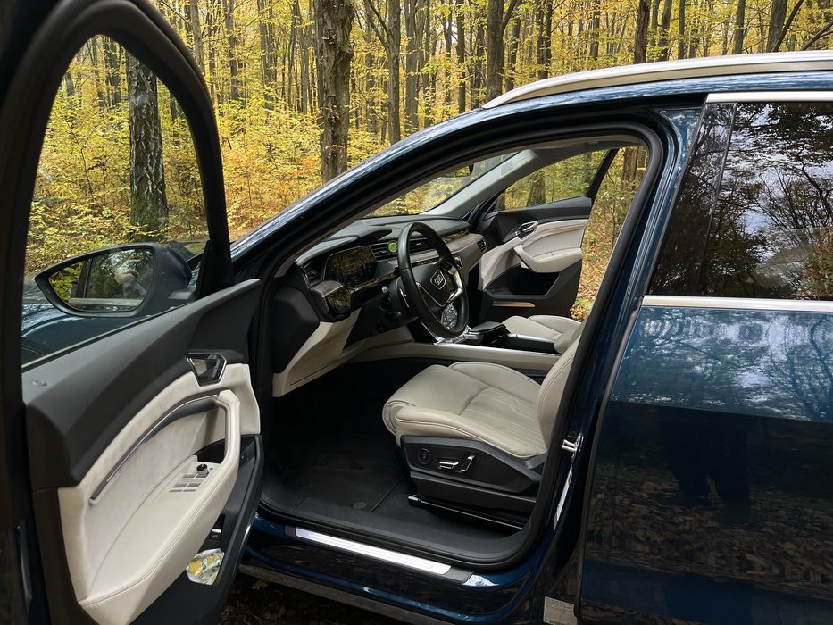 Audi e-tron 55 quattro prestige 2019 року