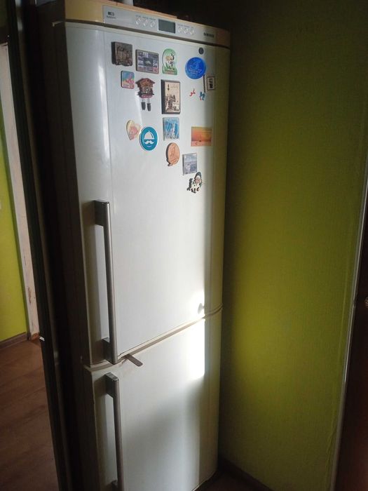 Холодильник Samsung RL28DATW б/у