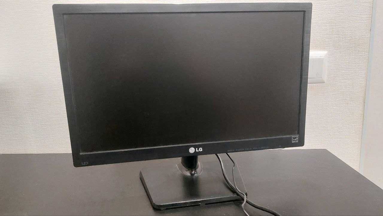 Монитор LG 19M37A-B 18.5" LED, VGA 16:9 75 Гц (1366x768) +комплект