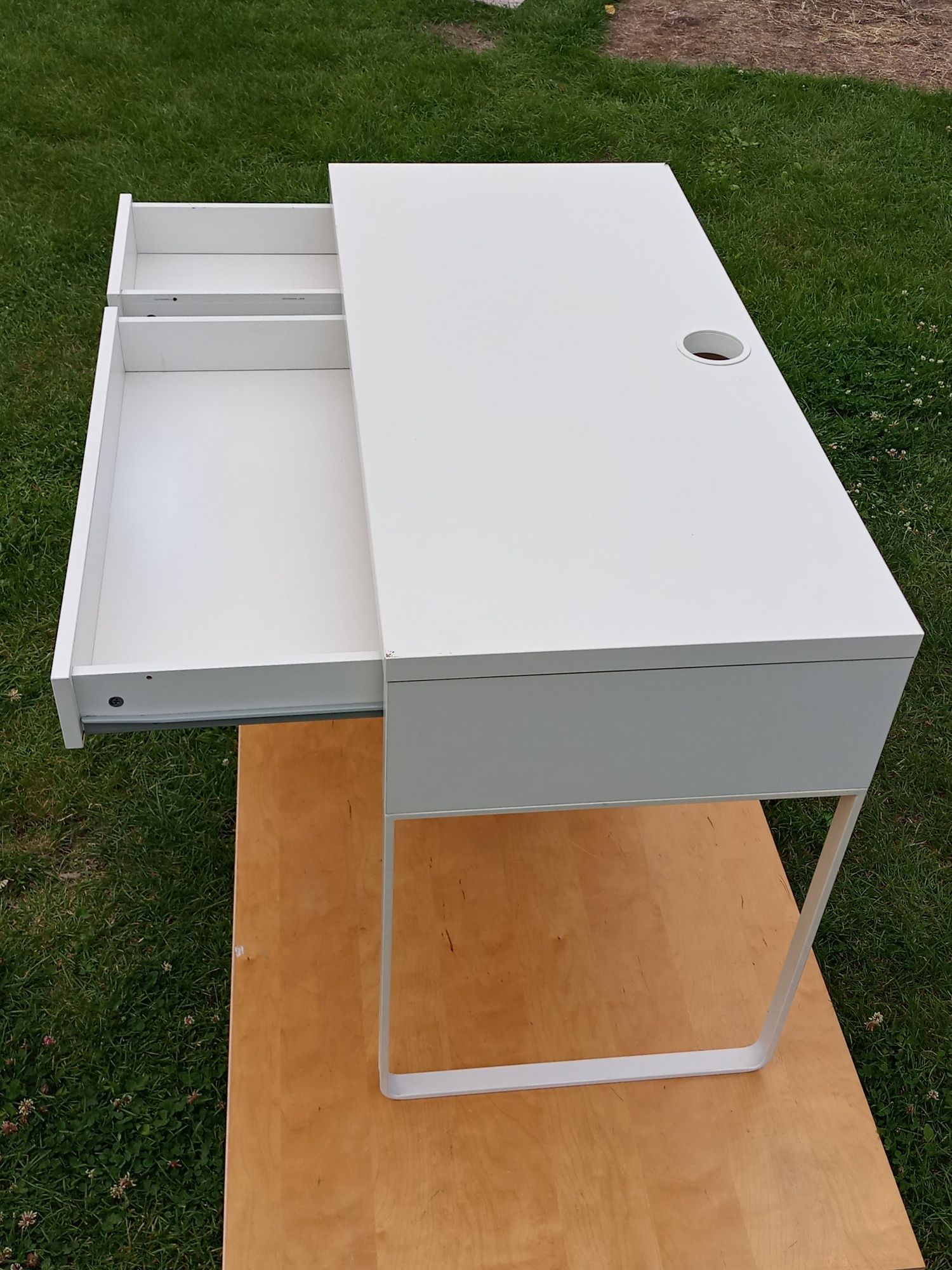 IKEA MICKE biurko z szafką dwie szuflady 105x50 BIAŁE dostawa czyste
