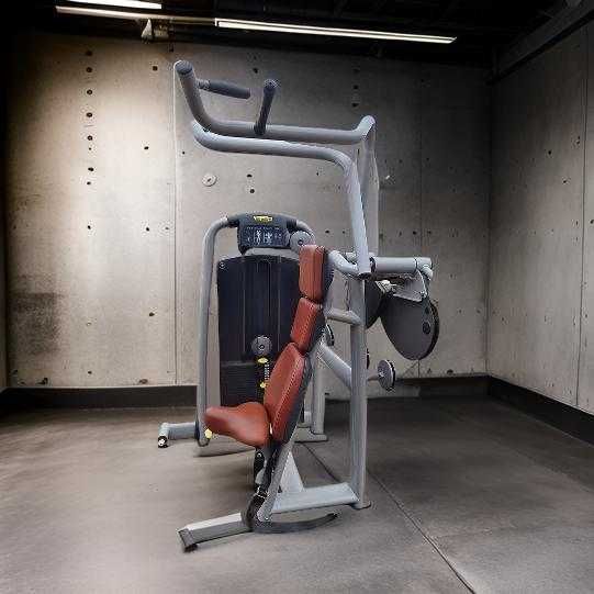 Atlas maszyna na plecy szerokość Vertical Traction - Technogym-inne...