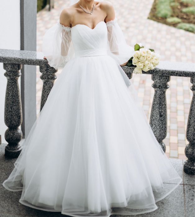 Весільна  сукня
