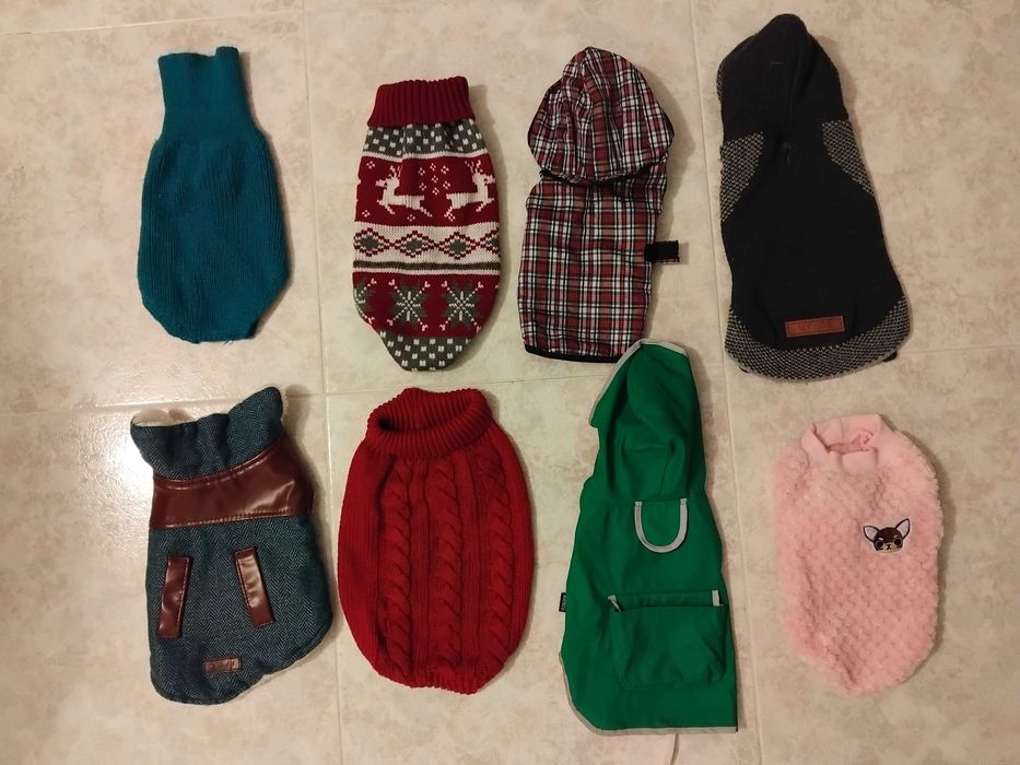 Vendo casacos, capas tamanho s para cão