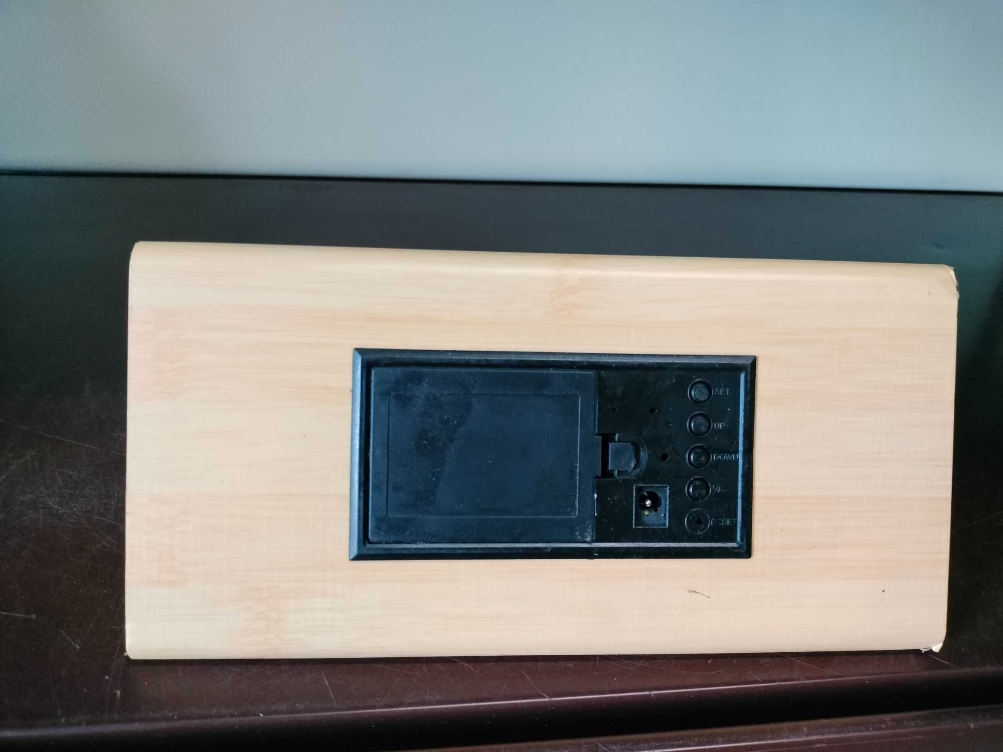 BUDZIK ZEGAR elektroniczny termometr alarm cyfrowy zegarek stojący jas