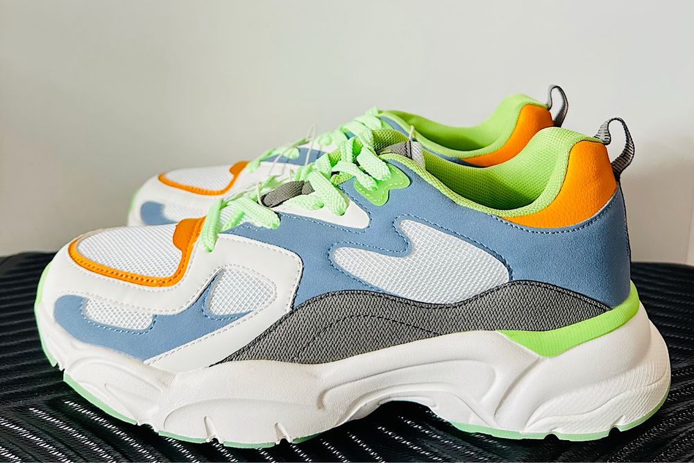 Різнокольорові кросівки Zara. Розмір 40.