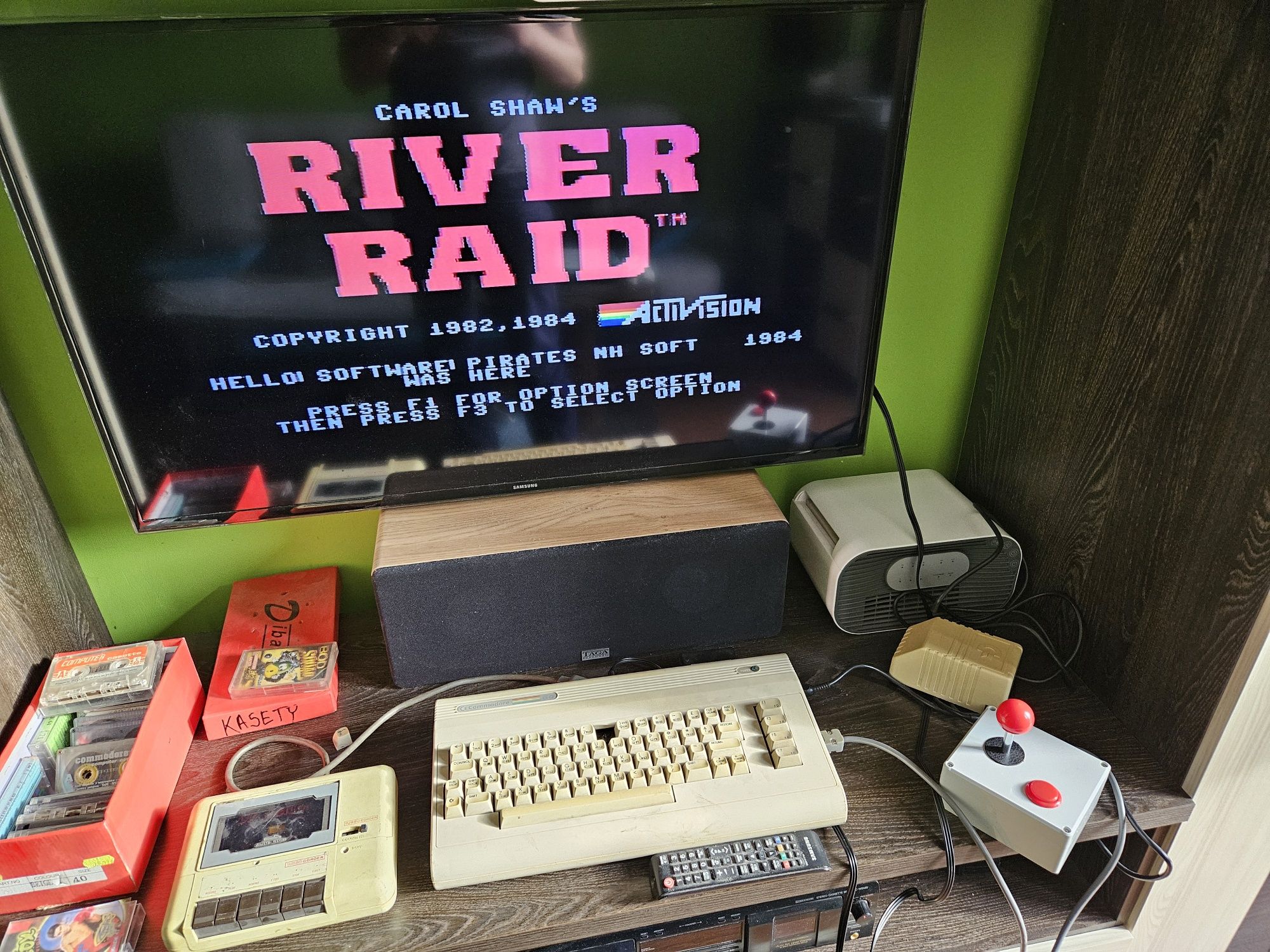 Commodore C64 + klon Atari 2600