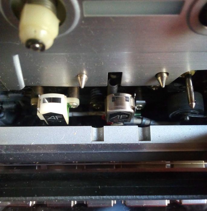 Проигрыватели Denon DCD-920, Sanyo TP-1020UM, дека TOSHIBA PC-335