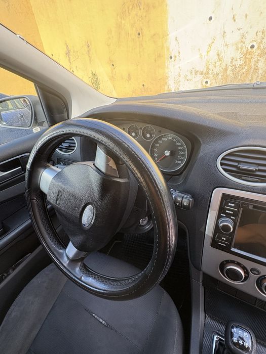Ford Focus 2006 cinza