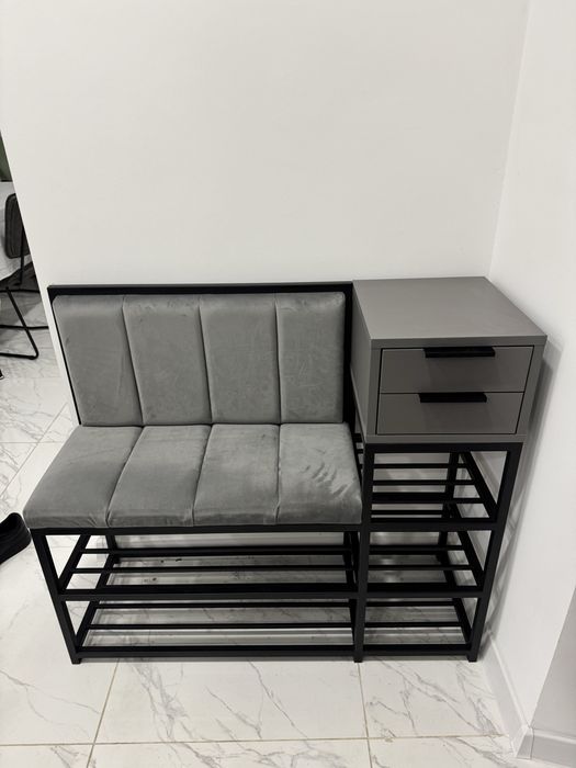 Бенкетка для взуття з мягким сидінням та двума щухлядами в Передпокій