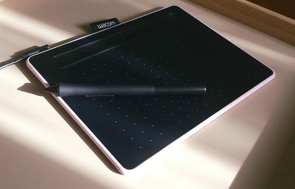 Графічний планшет Wacom Intous CLT-4100WL