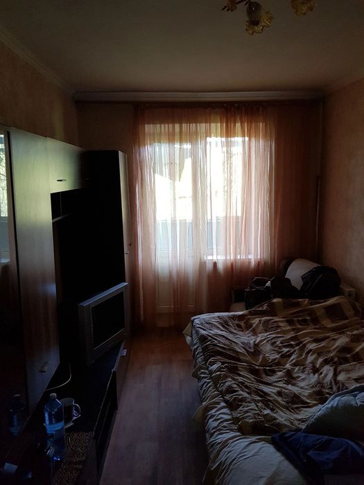 Продам велику 4-кімнатну квартиру в самому центрі