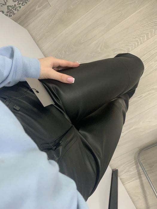 Шкіряні штани.