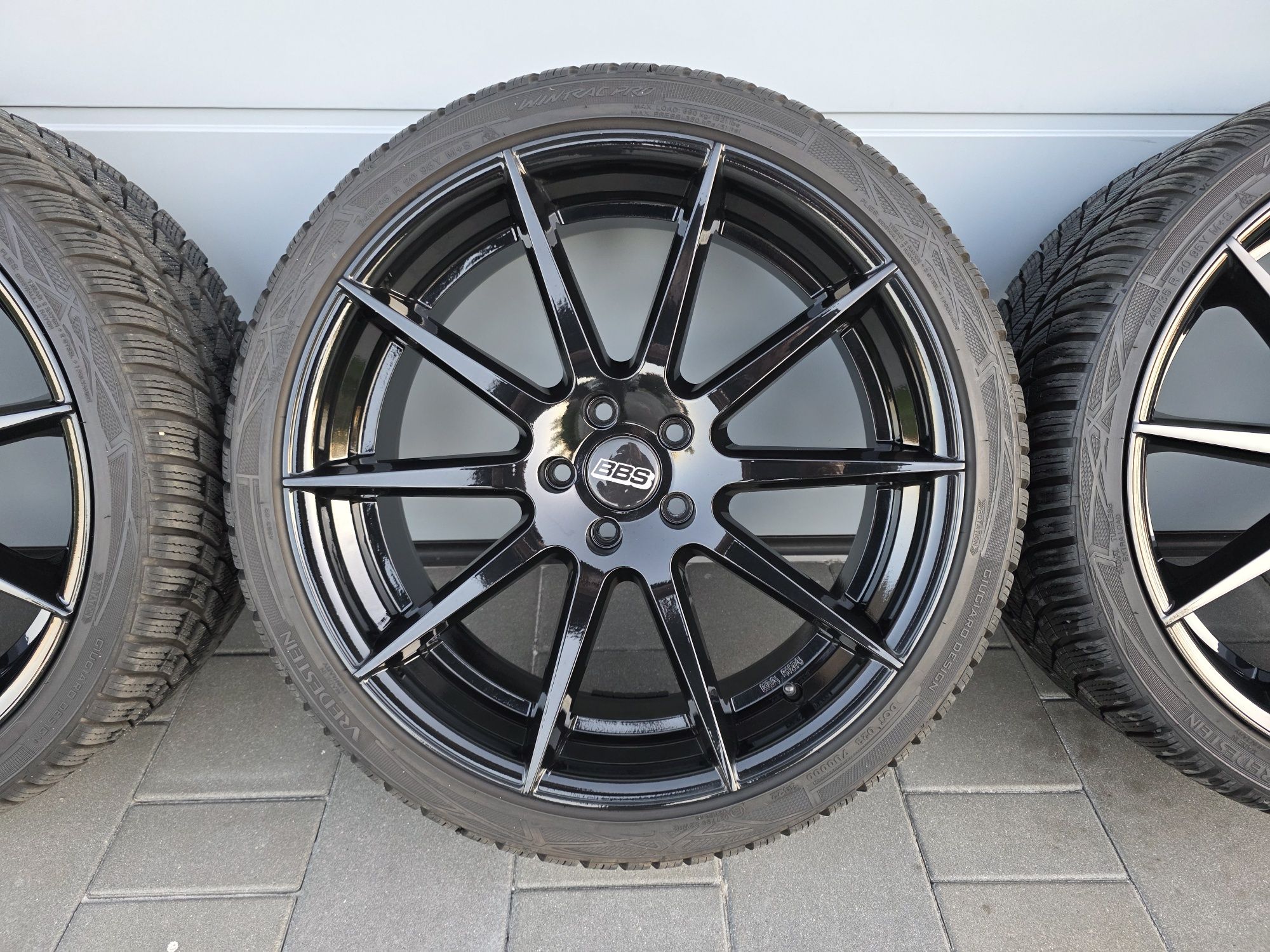 Felgi aluminiowe TEC Wheels GT7 20" 5x112 8,5J ET45 opony Vredestein 2