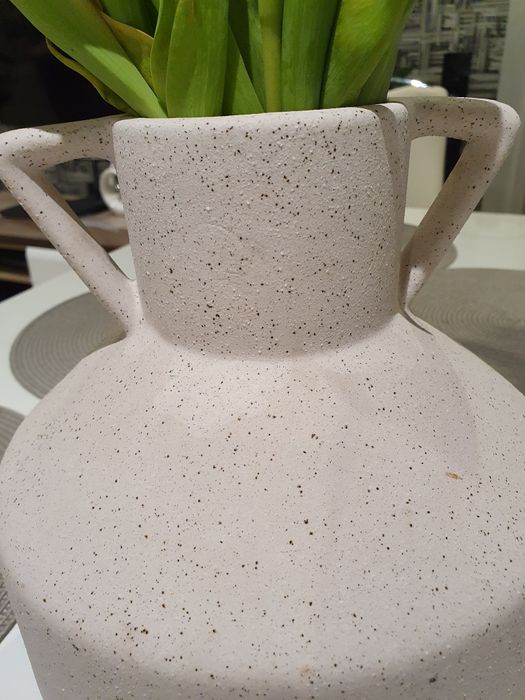 Wazon dekoracyjny kremowy