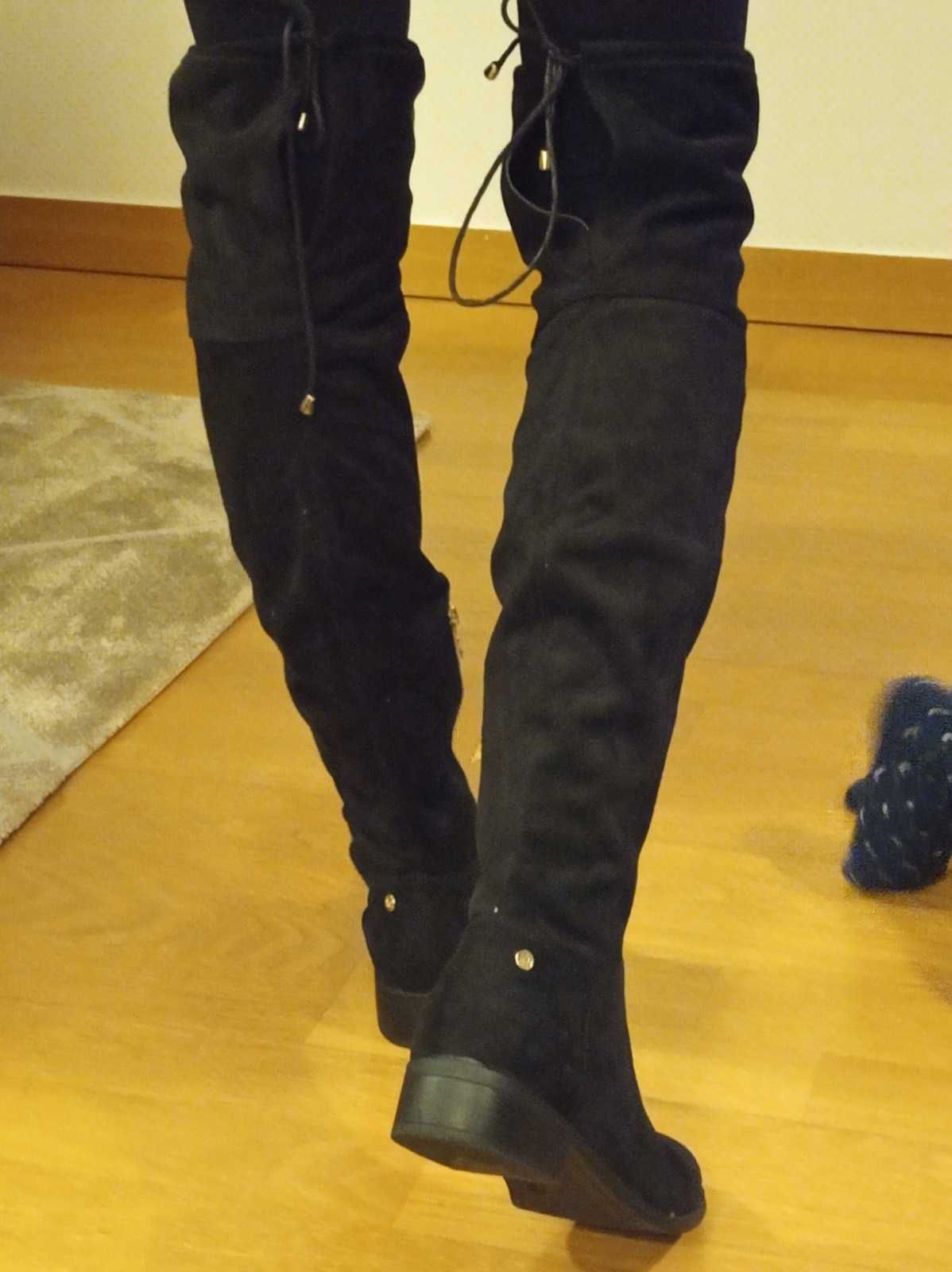 Botas pretas cano alto- Marca XTI