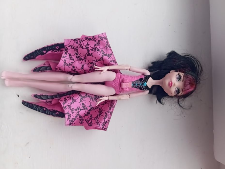 монстер хай дракулаура