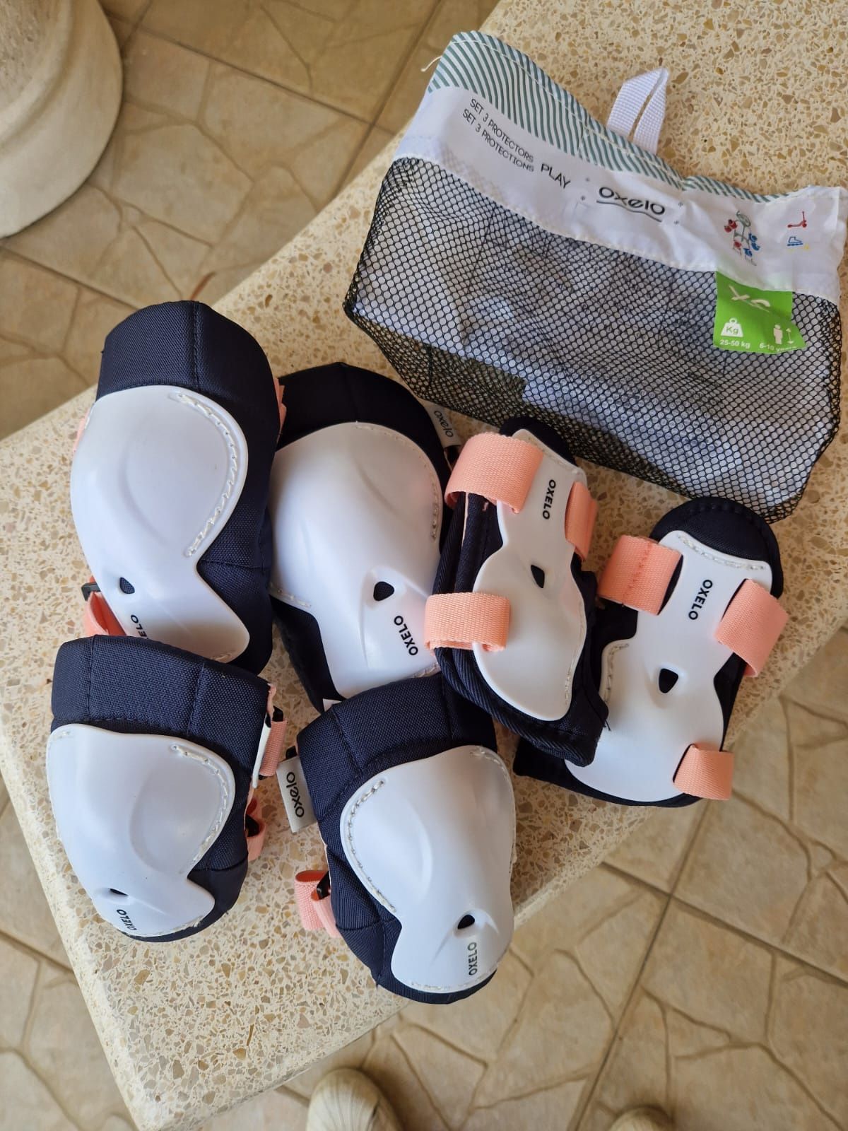 Vendo patins e todos os acessórios em ótimo estado.