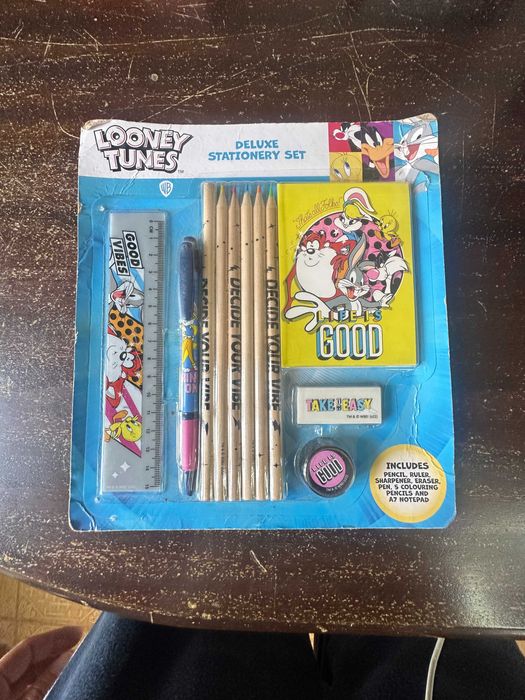 Conjunto de Papelaria Looney Tunes
