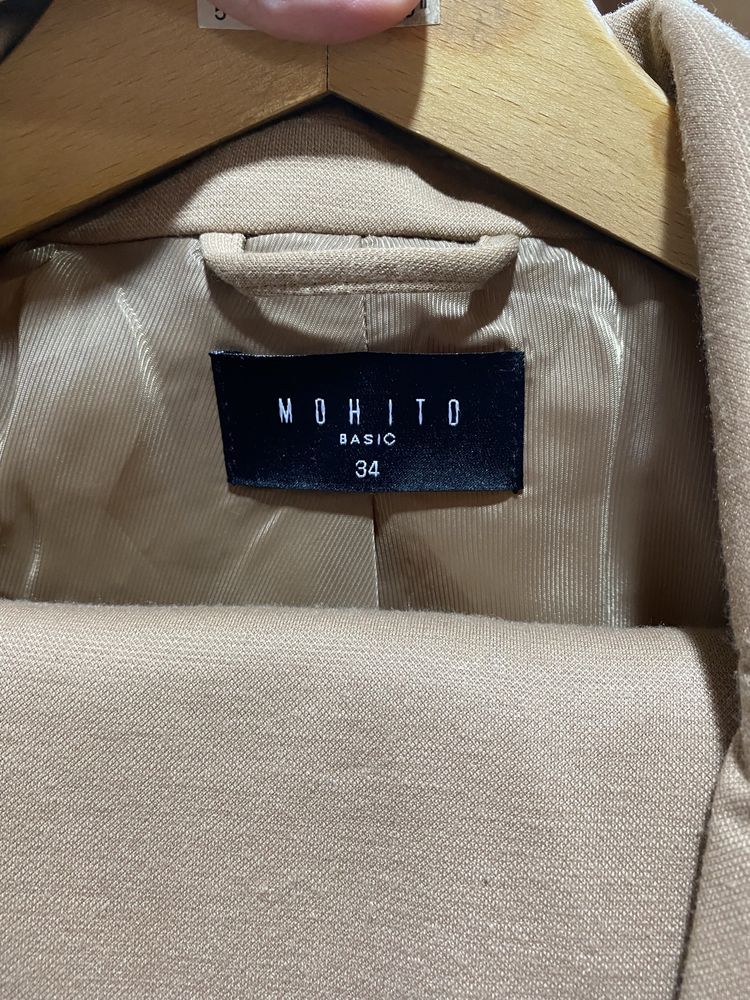 Garnitur damski Mohito camel