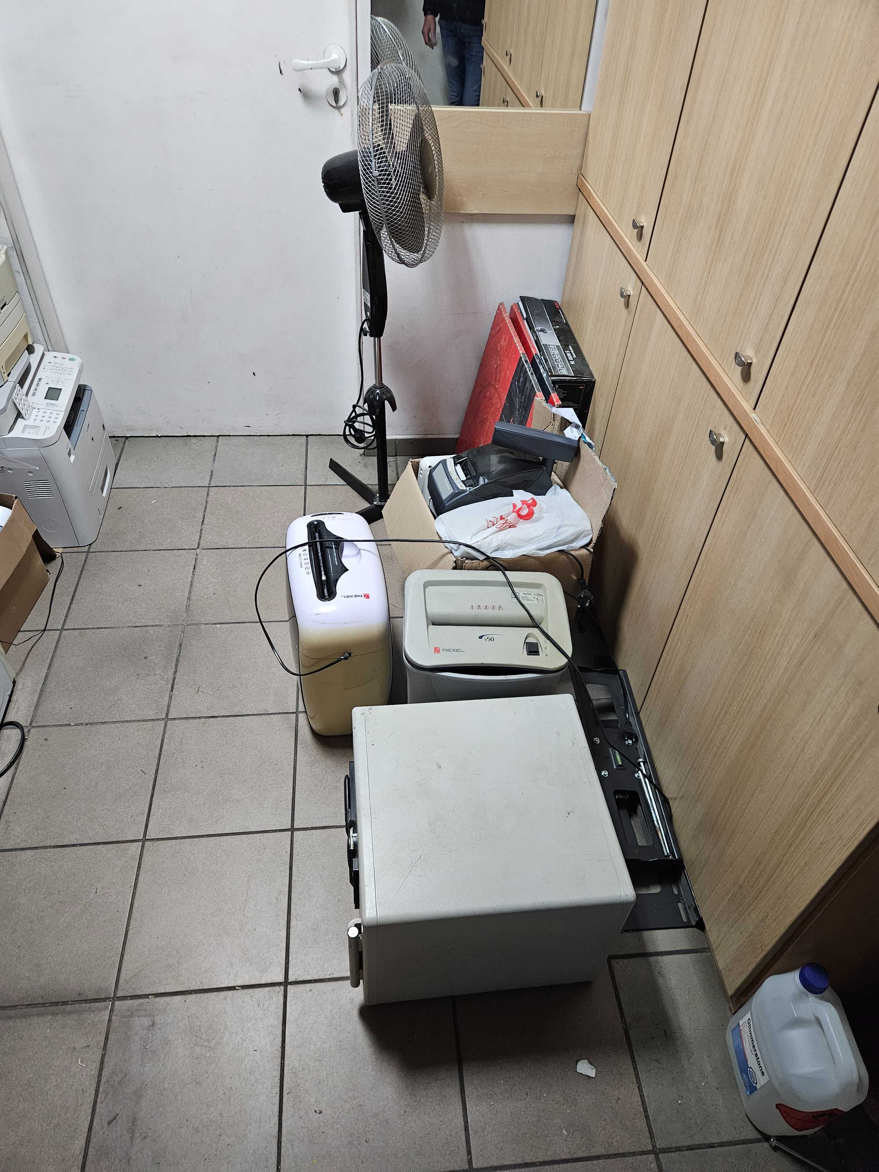 Syndyk sprzeda sprzęt komputerowy i elektroniczny