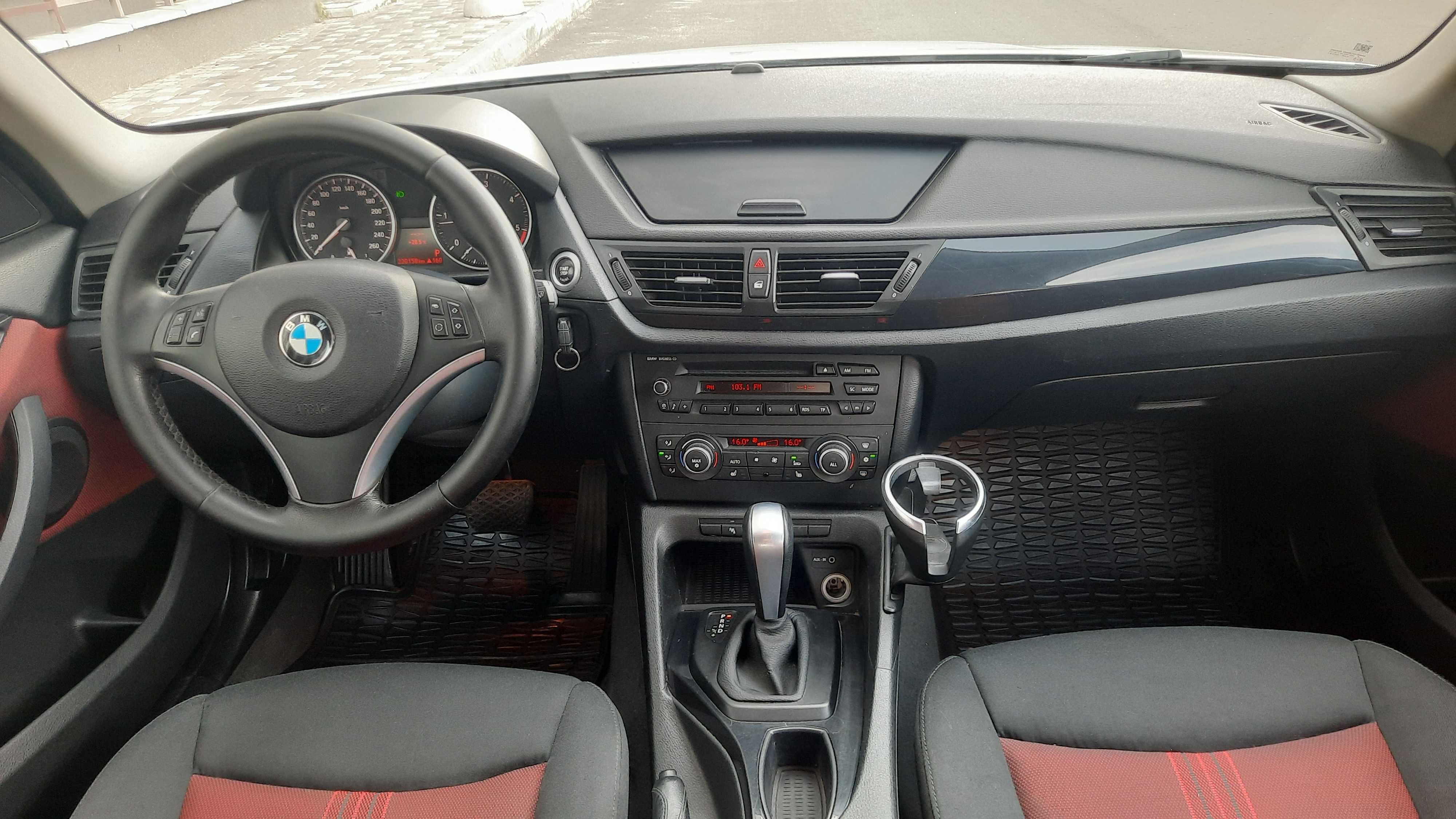 Офіційна BMW X1 2.0d повний привід AWT ,обслужена