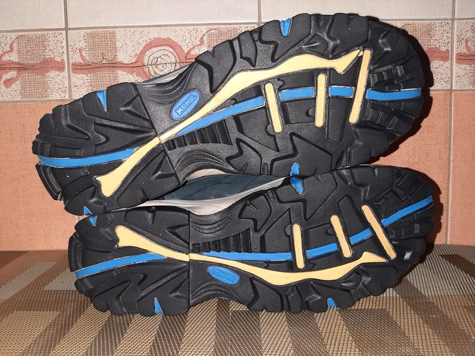 Трекінгові кросівки MEINDL. gore-tex.