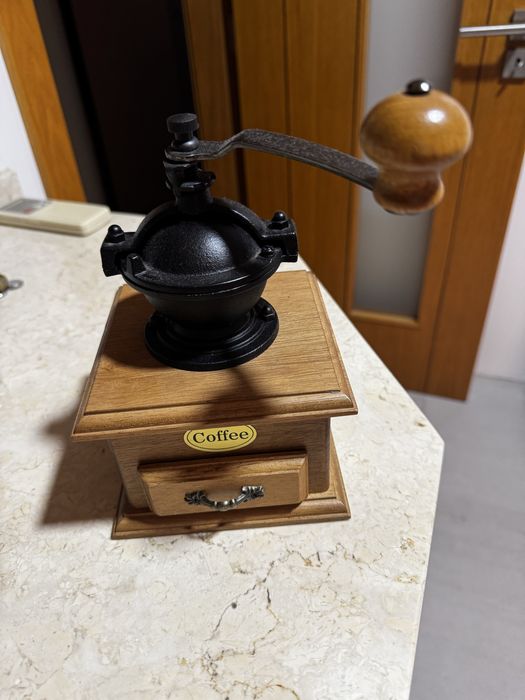 Moinho de cafe Loja do gato preto