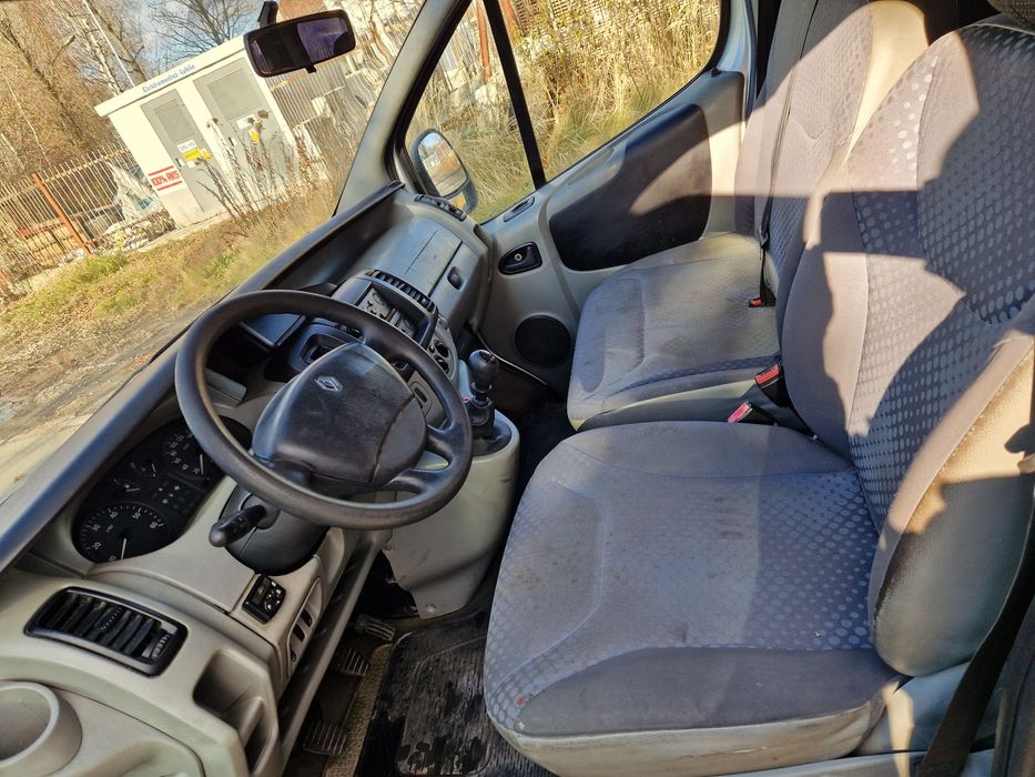 Renault Trafic 2.5 DCI 8 osób !