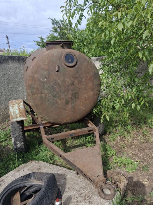 Бочка на прицепі