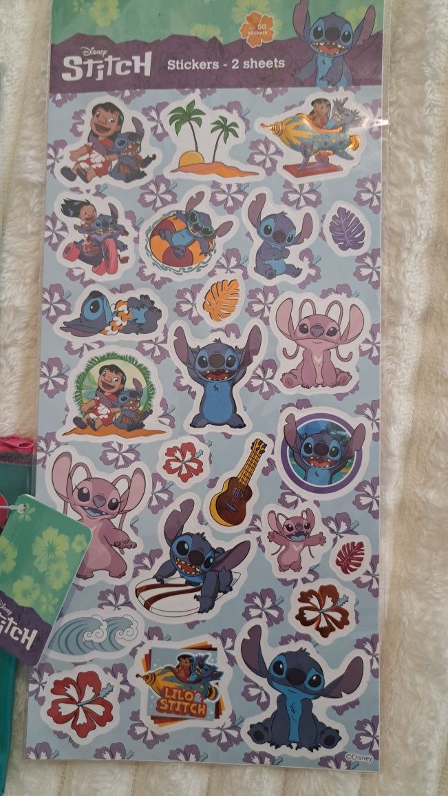 Nowy zestaw z metkami piornik saszetka naklejki I zawieszki Stich