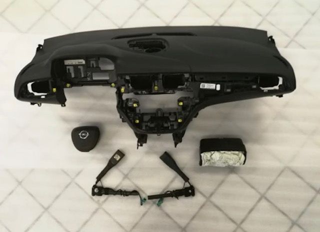 Opel Corsa E tablier airbags cintos
