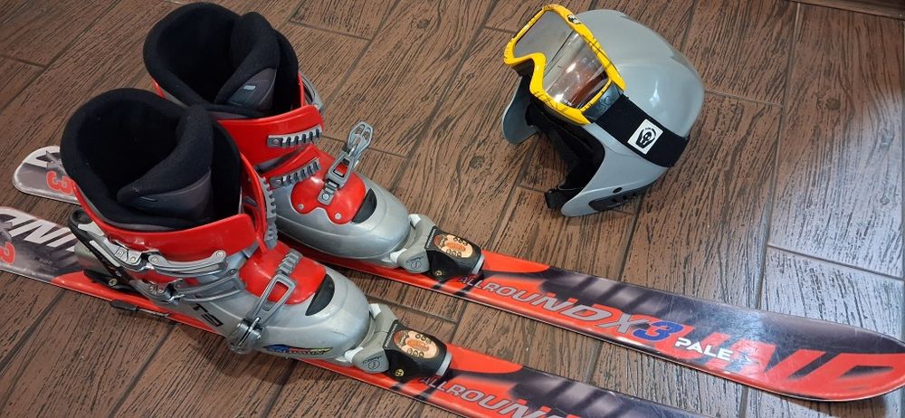 Buty narciarskie + narty + kask + google