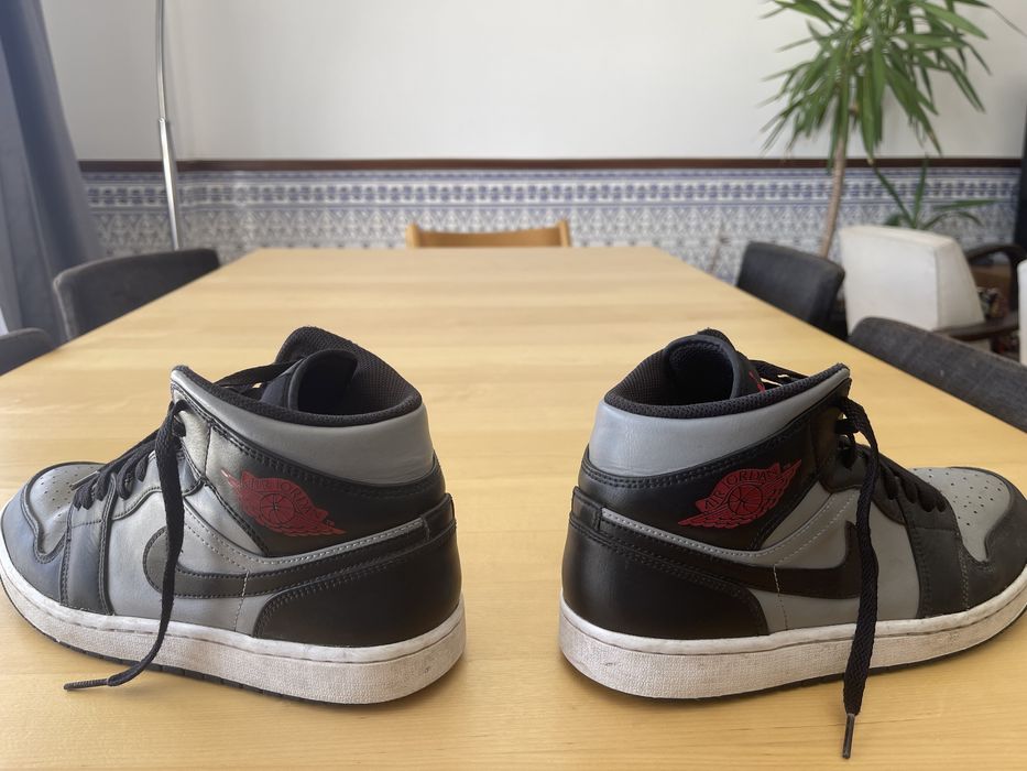 Air Jordan 1 Mid Shadow Red