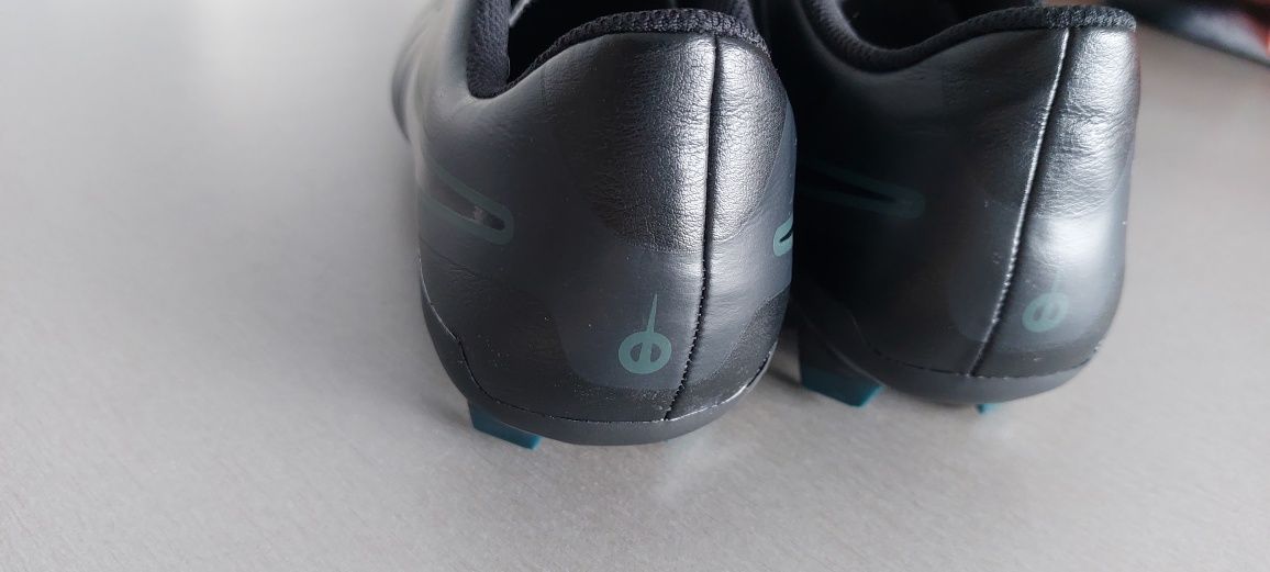 Korki NIKE Legend 10 r. 39
