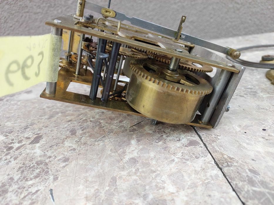 663 Mechanizm starego zegara ściennego Junghans B06 sprawny
