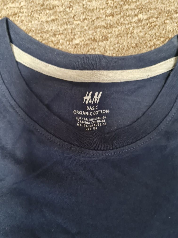 дві футболки H&M  на 8-10 років