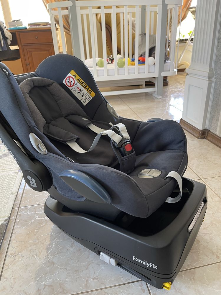 Продам Автокрісло MAXI-COSI CabrioFix с базой Maxi-Cosi FamilyFix