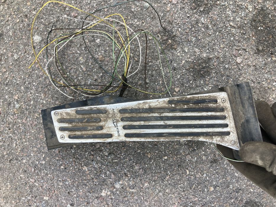 Педаль газа електропедаль бмв