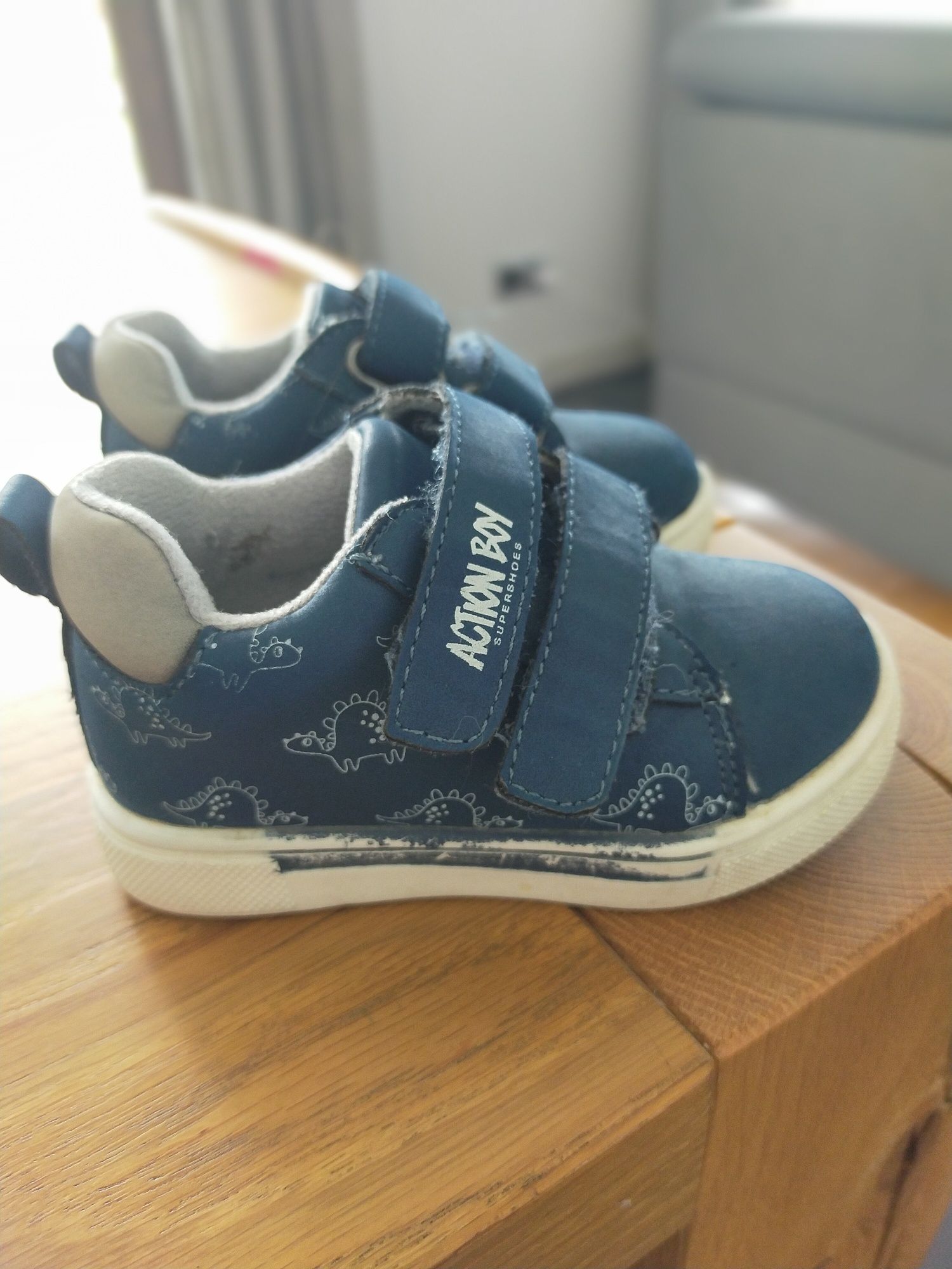 Adidaski dla chłopca r.19