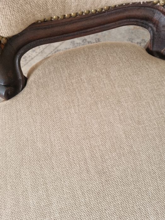 Cadeira clássica, impecável